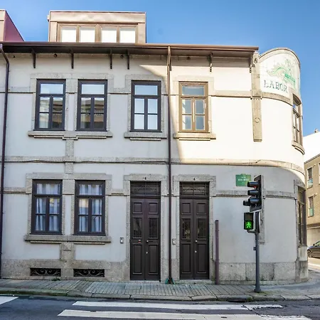 Historic: 1br W/ Private Patio By Lovelystay