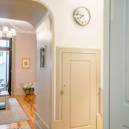 Διαμέρισμα Historic: 1br W/ Private Patio By Lovelystay