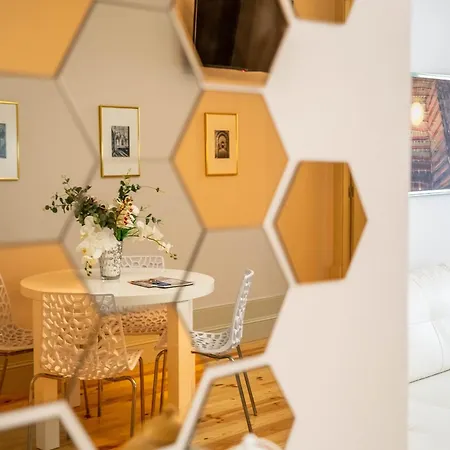 Διαμέρισμα Historic: 1br W/ Private Patio By Lovelystay