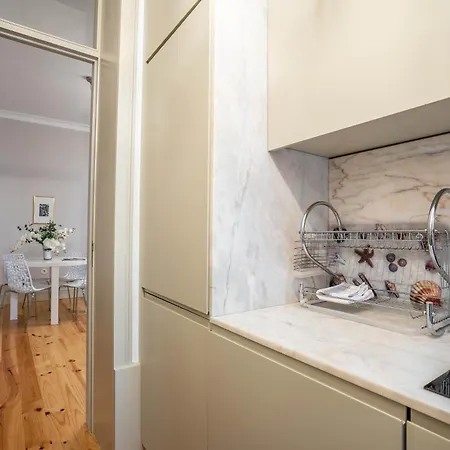 Historic: 1br W/ Private Patio By Lovelystay * Πόρτο