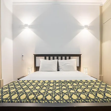 Διαμέρισμα Historic: 1br W/ Private Patio By Lovelystay